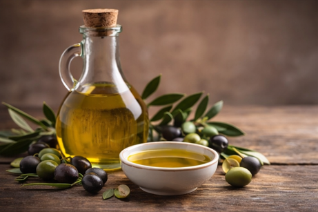 olive oil bottle pour